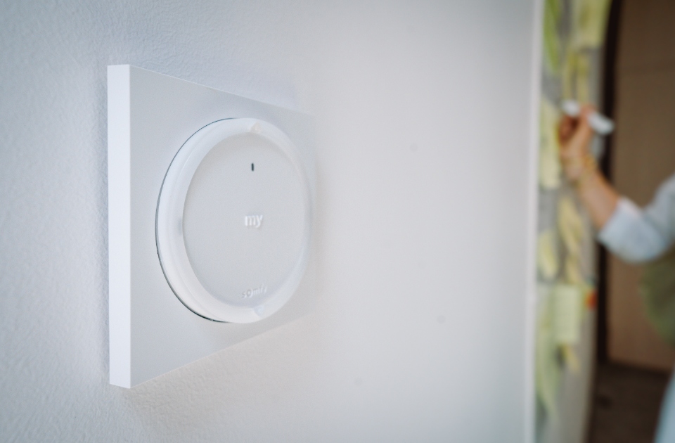 SOMFY NÁSTĚNNÉ OVLADAČE - Somfy domácí automatizace